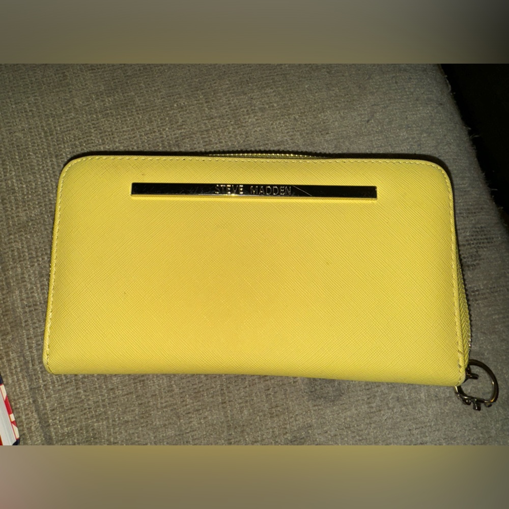 NWOT STEVE MADDEN WALLET WRISTLET
